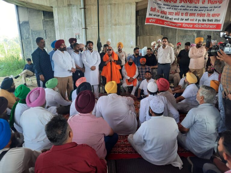 After government assurance, sand Tipper Operators lift protest from Ladhowal toll plaza